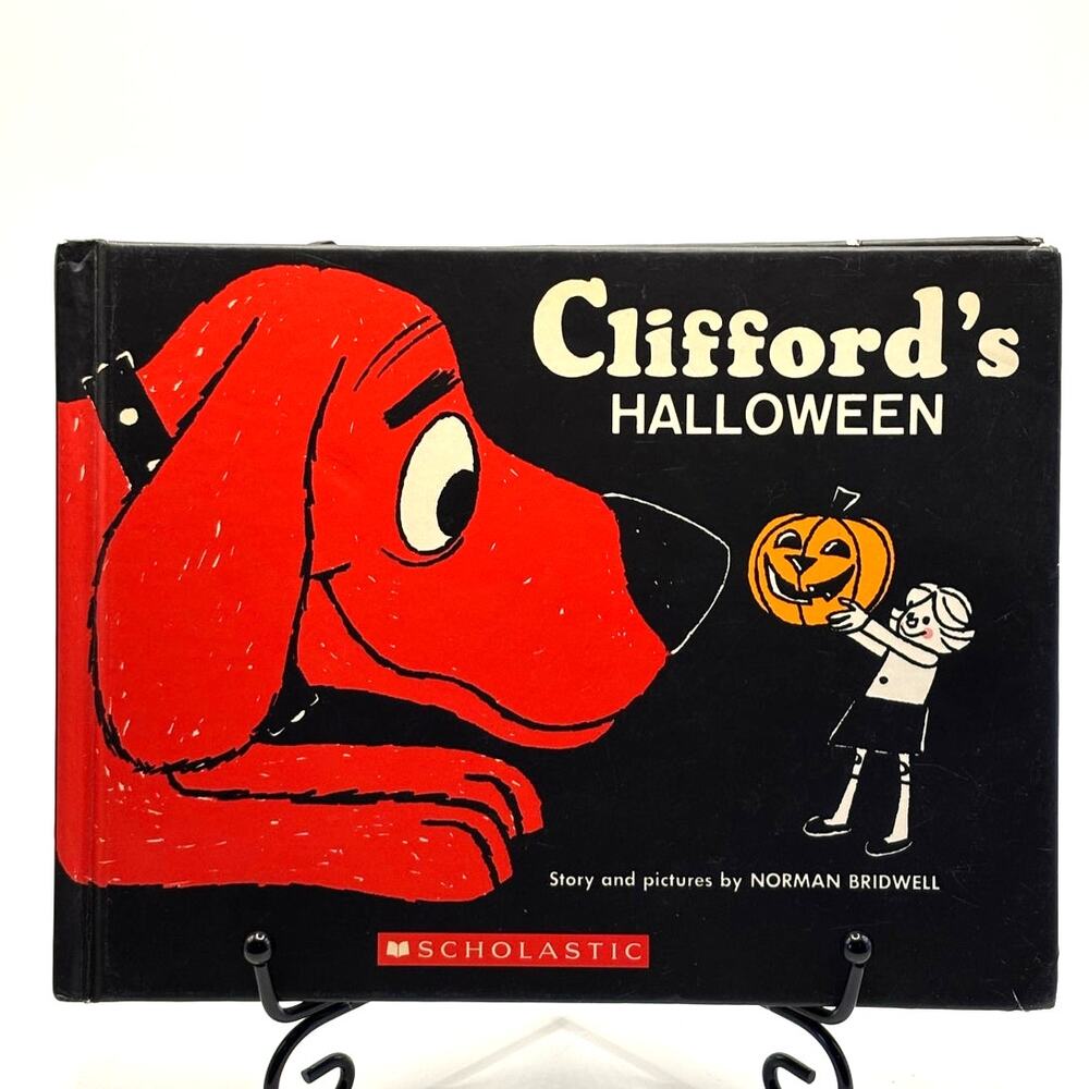 Hardcover Clifford's Halloween Book by Norman Bridwell, Scholastic